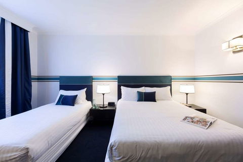 Ramada By Wyndham Diplomat Canberra - Hotel Accommodation 5