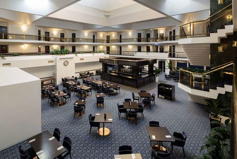 Ramada By Wyndham Diplomat Canberra - Hotel Accommodation 12