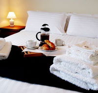 Hut on the Hill BB - Hotel Accommodation