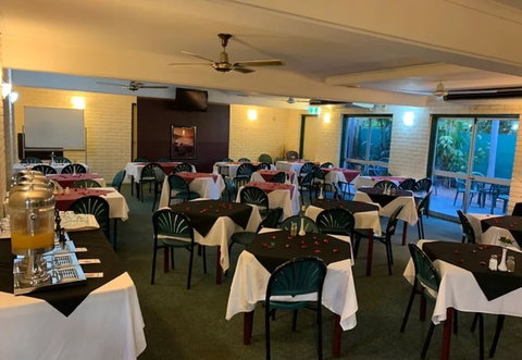 Pine Tree Motel - Hotel Accommodation 2