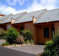 Meredith House and Mews - Hotel Accommodation