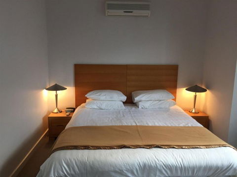 Beachside Apartments - Hotel Accommodation 0