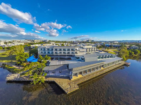 Best Western Plus North Lakes Hotel - Hotel Accommodation 0