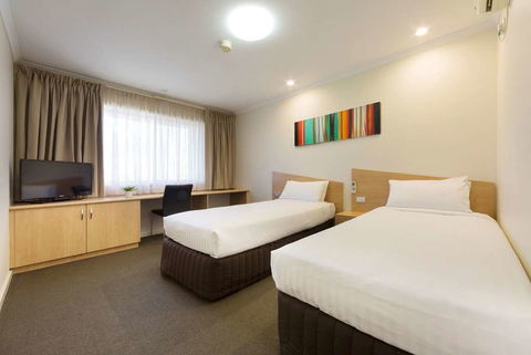 Ramada Encore By Wyndham Belconnen - Hotel Accommodation 1