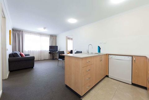 Ramada Encore By Wyndham Belconnen - Hotel Accommodation 2