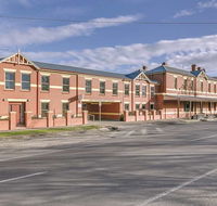 Lake Inn Ballarat - Hotel Accommodation