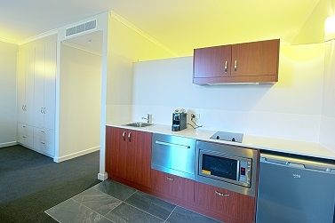 Abode Narrabundah - Hotel Accommodation 1