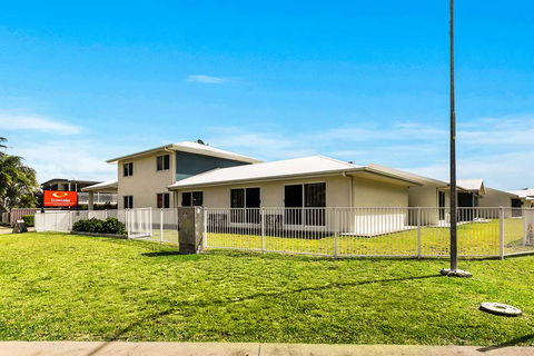 Econo Lodge Beachside - Hotel Accommodation 0
