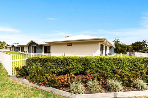 Econo Lodge Beachside - Hotel Accommodation 1