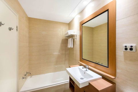 Quality Hotel Ambassador Perth - Hotel Accommodation 6