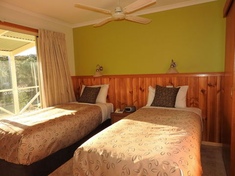 Golden Heritage Motor Inn & Cottages - Hotel Accommodation 8