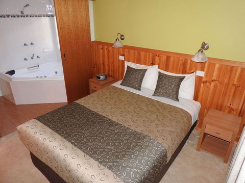 Golden Heritage Motor Inn & Cottages - Hotel Accommodation 9