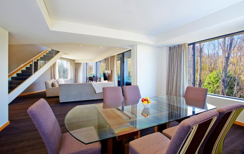 Crowne Plaza Canberra - Hotel Accommodation 13