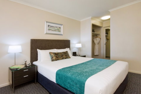 Pacific Suites Canberra - Hotel Accommodation 4