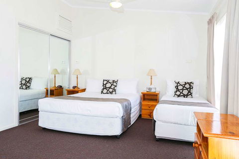 Comfort Inn Premier Coffs Harbour - Hotel Accommodation 5