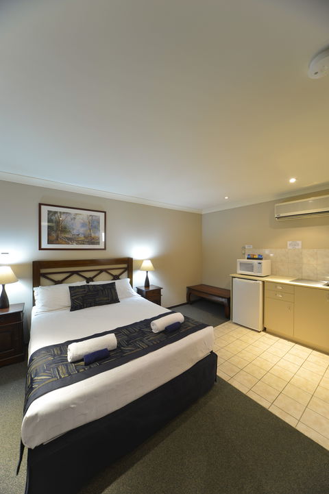 Wattle Grove Motel - Hotel Accommodation 2