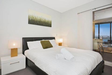 Astra Apartments Perth - Hotel Accommodation 3