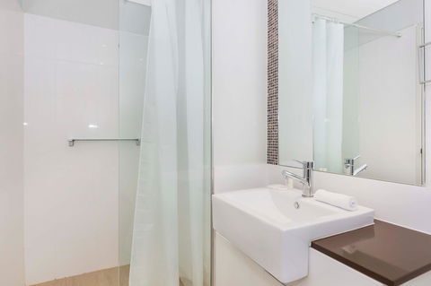 Astra Apartments Perth - Hotel Accommodation 4