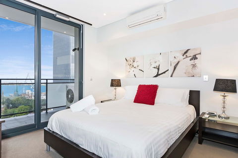 Astra Apartments Perth - Hotel Accommodation 13