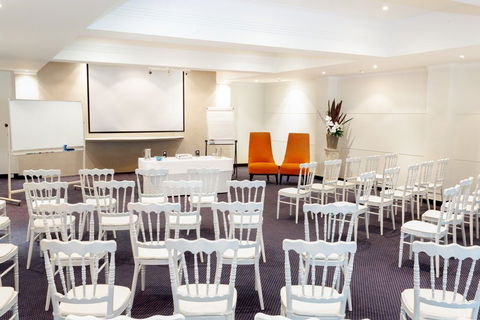 Metro Mirage Hotel Newport - Hotel Accommodation 11