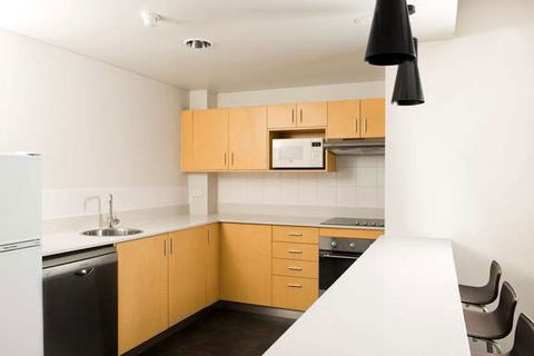 Mantra on the Esplanade - Hotel Accommodation 6