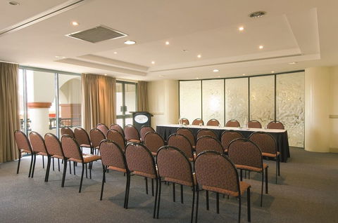 Oaks Calypso Plaza Resort - Hotel Accommodation 4