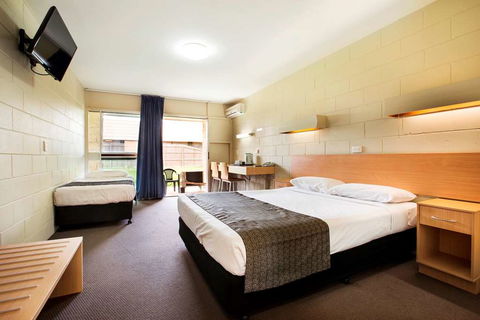 Dalrymple Motel - Hotel Accommodation 2