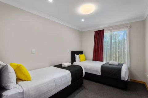 Eastgate On The Range Motel - Hotel Accommodation 1
