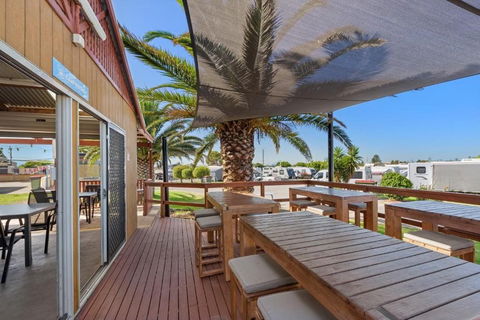 Discovery Parks Adelaide Beachfront - Hotel Accommodation 1