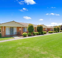 Comfort Inn  Suites King Avenue - Hotel Accommodation