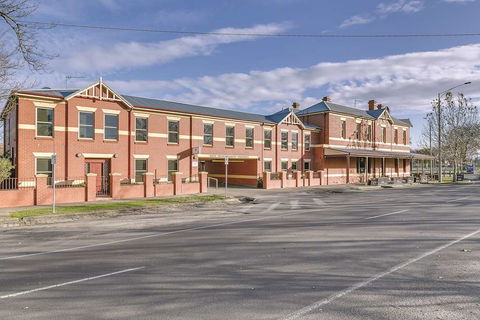 Lake Inn Ballarat - Hotel Accommodation 0