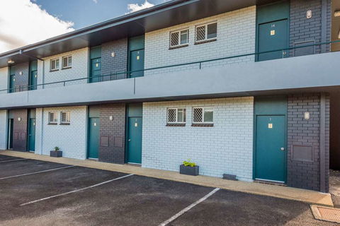 Comfort Inn All Seasons - Hotel Accommodation 1