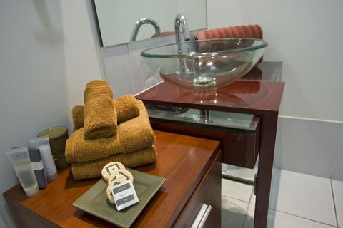 53 On Victoria - Hotel Accommodation 1