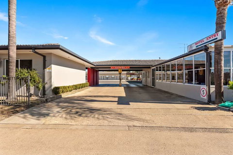 Econo lodge Moree Spa Motor Inn - Hotel Accommodation 1
