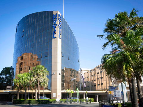 Novotel Sydney Parramatta - Hotel Accommodation 0