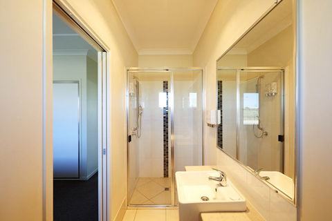 Blackwater Central Motel - Hotel Accommodation 2