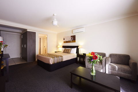 Blackwater Central Motel - Hotel Accommodation 3