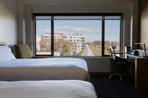 Crowne Plaza Canberra - Hotel Accommodation 4