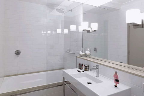 QT Canberra - Hotel Accommodation 17