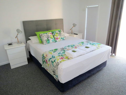 The Shores Holiday Apartments - Hotel Accommodation 1