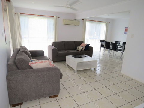 The Shores Holiday Apartments - Hotel Accommodation 3