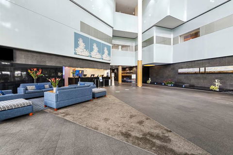 Shangri-La Hotel, The Marina - Hotel Accommodation 2