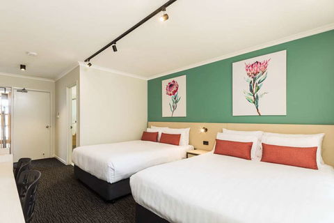 NIghtcap at Balaclava Hotel - Hotel Accommodation 5