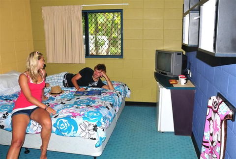 Nomads Cairns Backpackers Resort - Hotel Accommodation 2