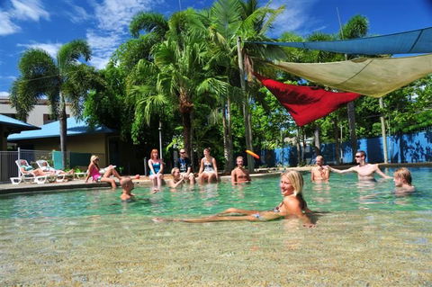 Nomads Cairns Backpackers Resort - Hotel Accommodation 3