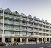 Lady Bay Resort - Hotel Accommodation