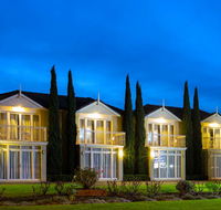 Best Western Colonial Village Motel - Hotel Accommodation