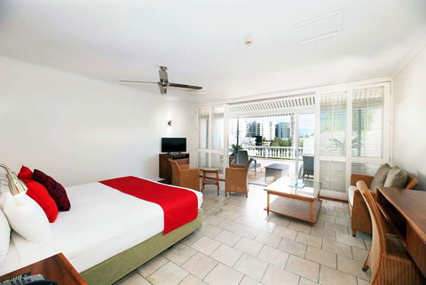 Ramada By Wyndham Cairns City Centre - Hotel Accommodation 1