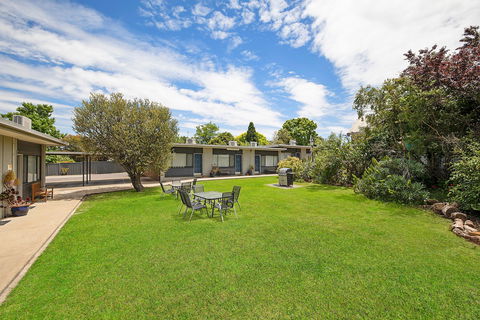 Hamilton Lakeside Motel - Hotel Accommodation 1