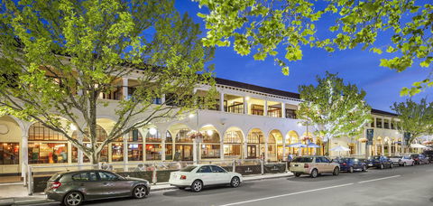 Quest Canberra - Hotel Accommodation 0